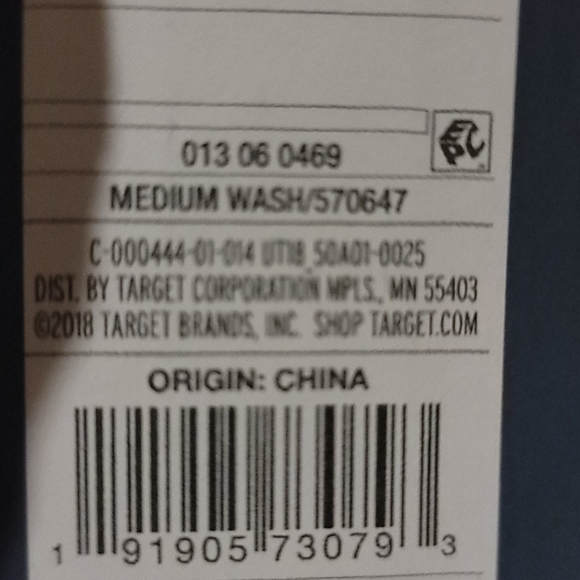 Universal Thread - Picture 3 of 3